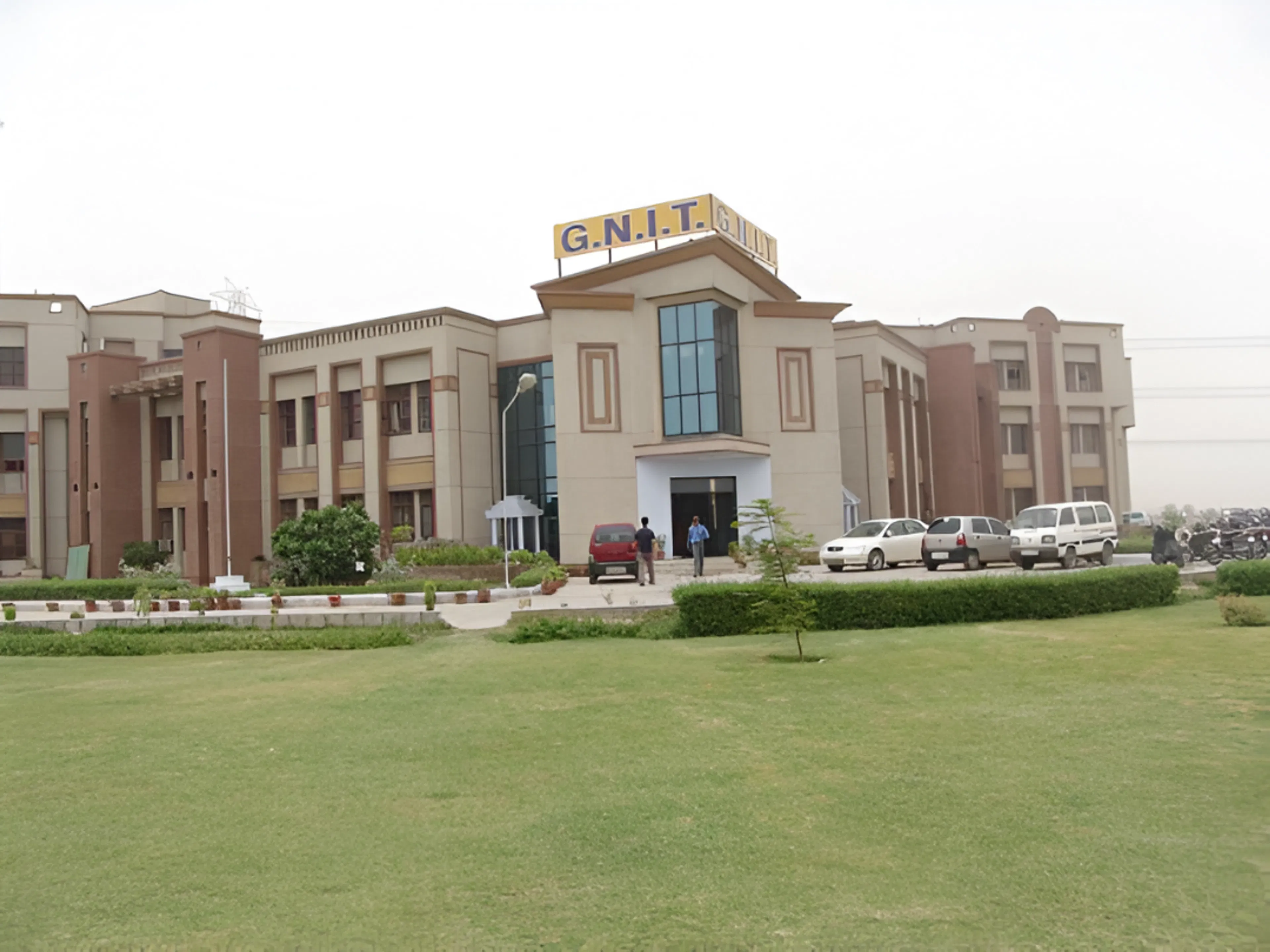 GNIOT College